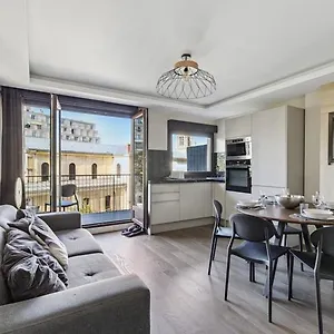  Apartment 330 Pernet 3 : Elegance And Comfort In